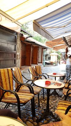 https://oa3.grandeguide.ba/wp-content/uploads/2025/09/Caffe-Stari-grad2.jpg