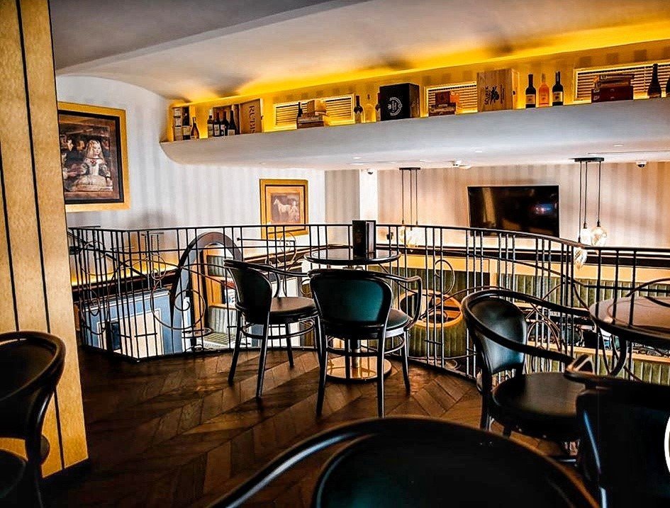 Deco Bar