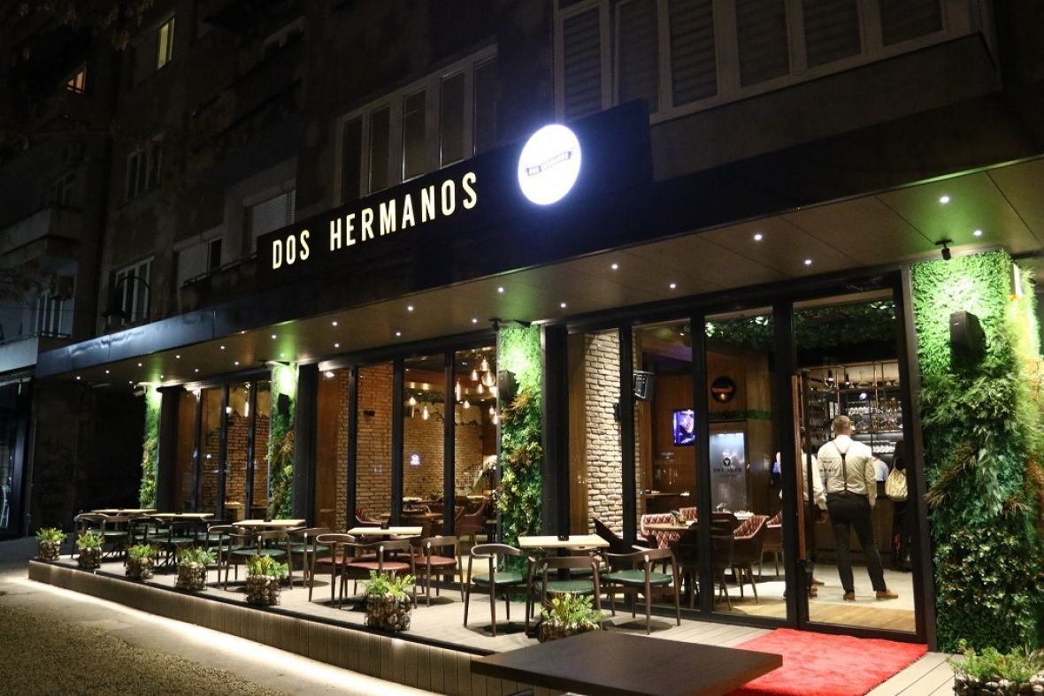 https://oa3.grandeguide.ba/wp-content/uploads/2025/10/dos_hermanos_restoran_otvorenje_mart2019_19.jpg